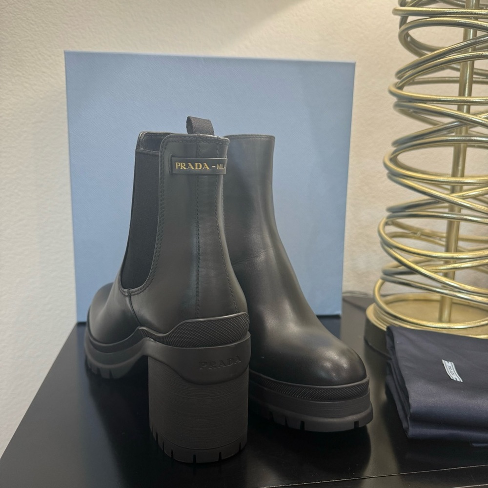 Prada Chelsea Lug Boots Leather Black 40 - Picture 4 of 7